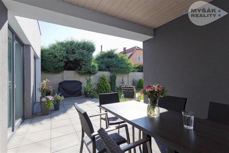 Dům 4+kk , Na Borku, Švermov, Kladno