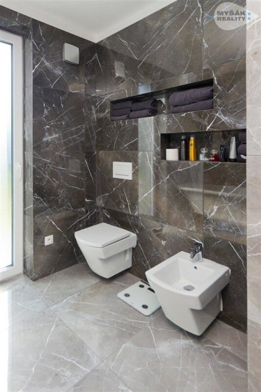 Dům 4+kk , Na Borku, Švermov, Kladno