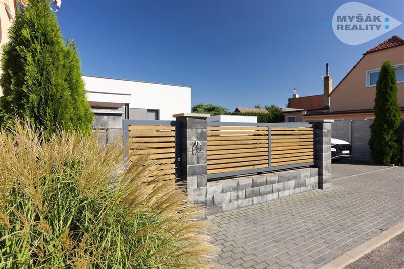 Dům 4+kk , Na Borku, Švermov, Kladno