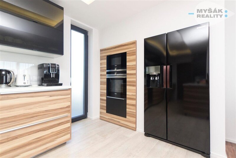 Dům 4+kk , Na Borku, Švermov, Kladno