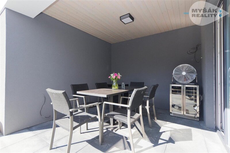 Dům 4+kk , Na Borku, Švermov, Kladno