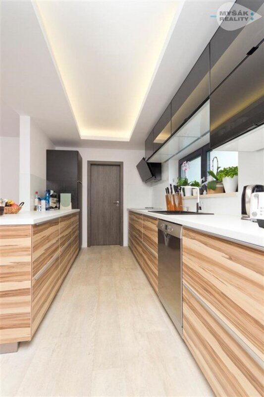 Dům 4+kk , Na Borku, Švermov, Kladno