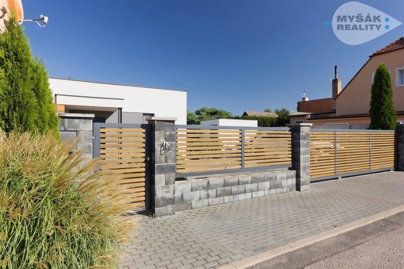 Dům 4+kk , Na Borku, Švermov, Kladno