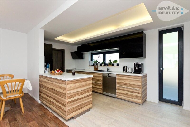 Dům 4+kk , Na Borku, Švermov, Kladno