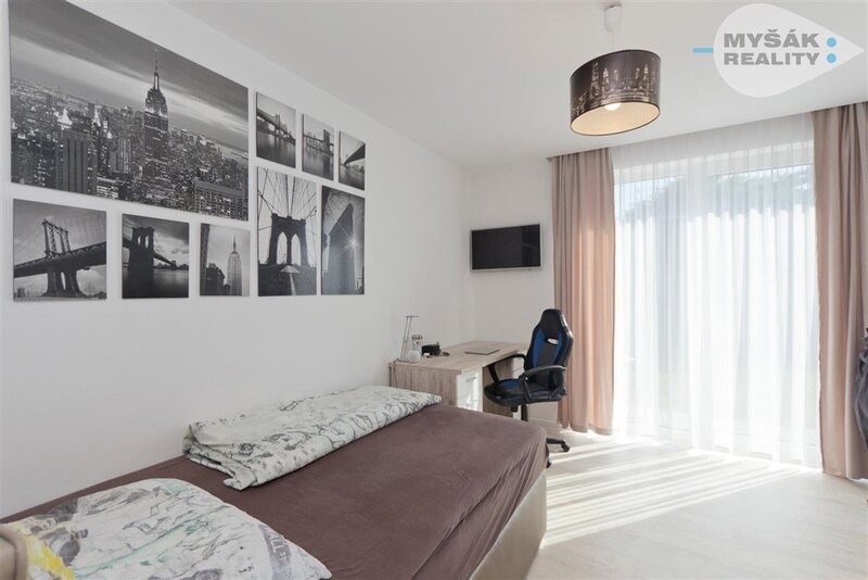 Dům 4+kk , Na Borku, Švermov, Kladno