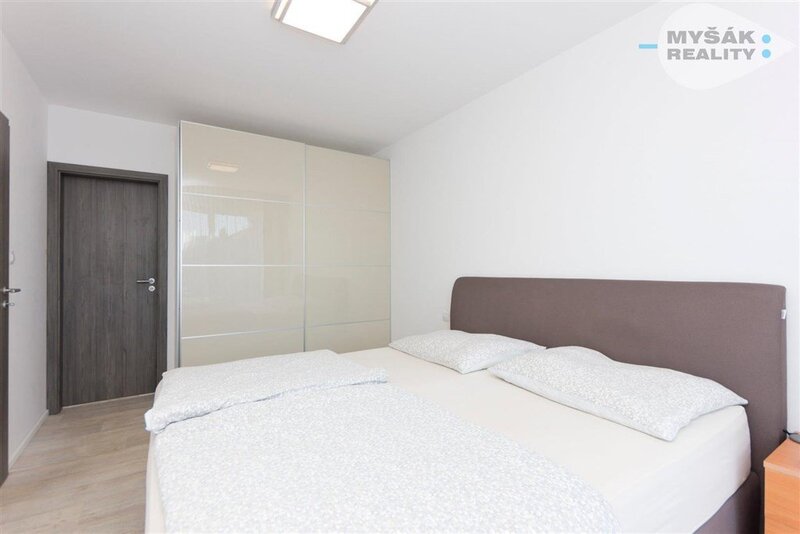 Dům 4+kk , Na Borku, Švermov, Kladno