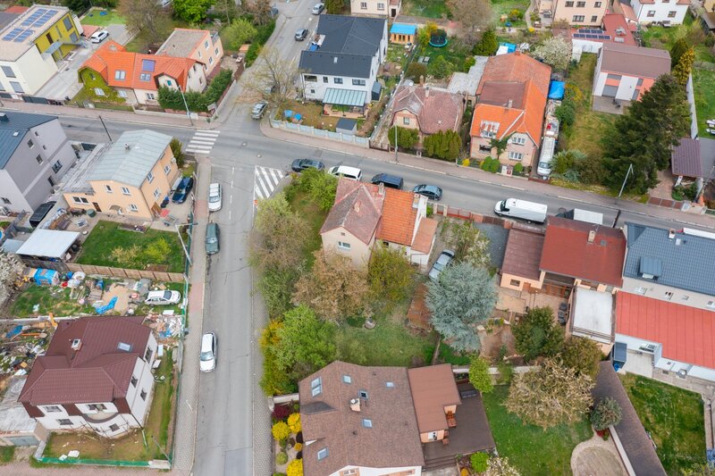 Prodej domu 6+1 se zahradou, Praha  9 - Horní Počernice