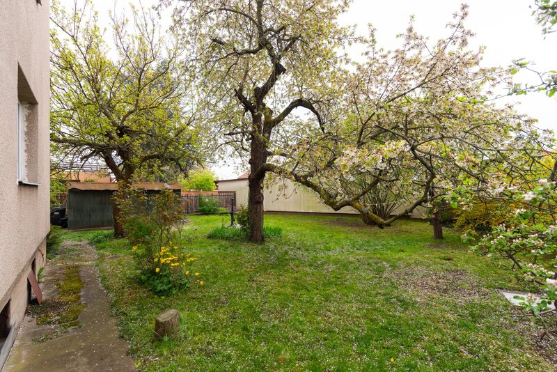 Prodej domu 6+1 se zahradou, Praha  9 - Horní Počernice