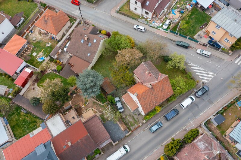 Prodej domu 6+1 se zahradou, Praha  9 - Horní Počernice