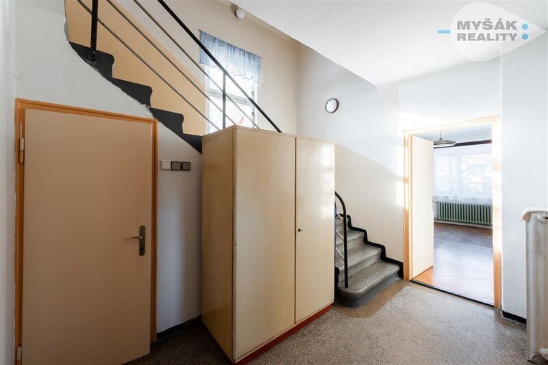 Prodej domu 6+1 se zahradou, Praha  9 - Horní Počernice