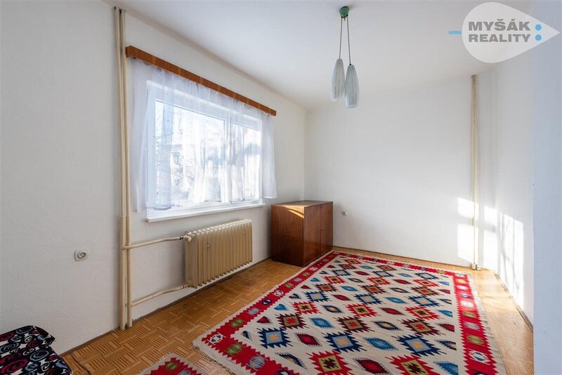 Prodej domu 6+1 se zahradou, Praha  9 - Horní Počernice