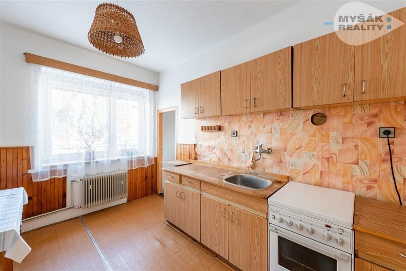 Prodej domu 6+1 se zahradou, Praha  9 - Horní Počernice