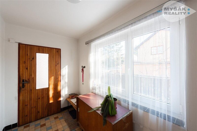 Prodej domu 6+1 se zahradou, Praha  9 - Horní Počernice