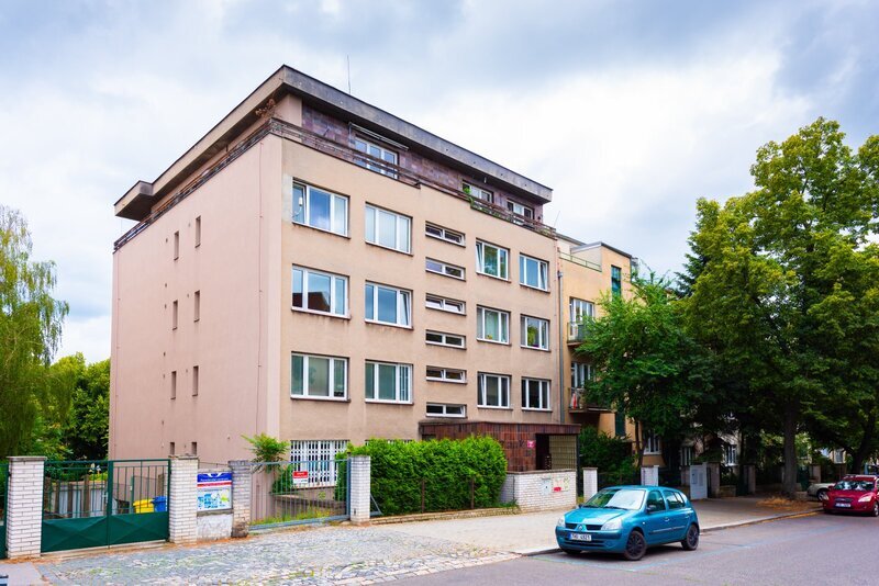 Prodej bytu 3+1, 2x terasa, garáž, sklep