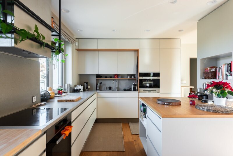 Prodej unikátního rodinného domu 6+1 (7+1). Novostavba, Líšnice, Praha - západ.