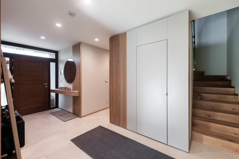 Prodej unikátního rodinného domu 6+1 (7+1). Novostavba, Líšnice, Praha - západ.