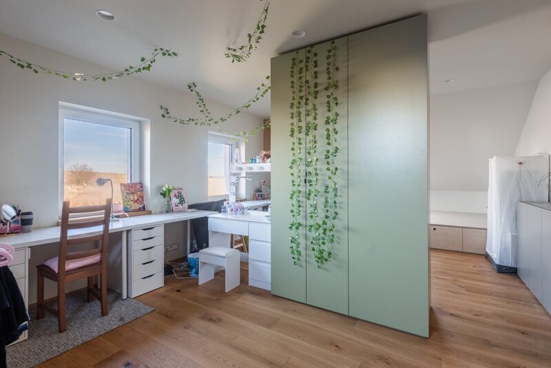 Prodej unikátního rodinného domu 6+1 (7+1). Novostavba, Líšnice, Praha - západ.