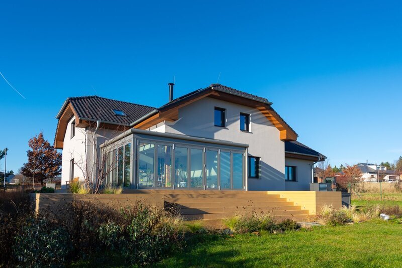 Prodej unikátního rodinného domu 6+1 (7+1). Novostavba, Líšnice, Praha - západ.