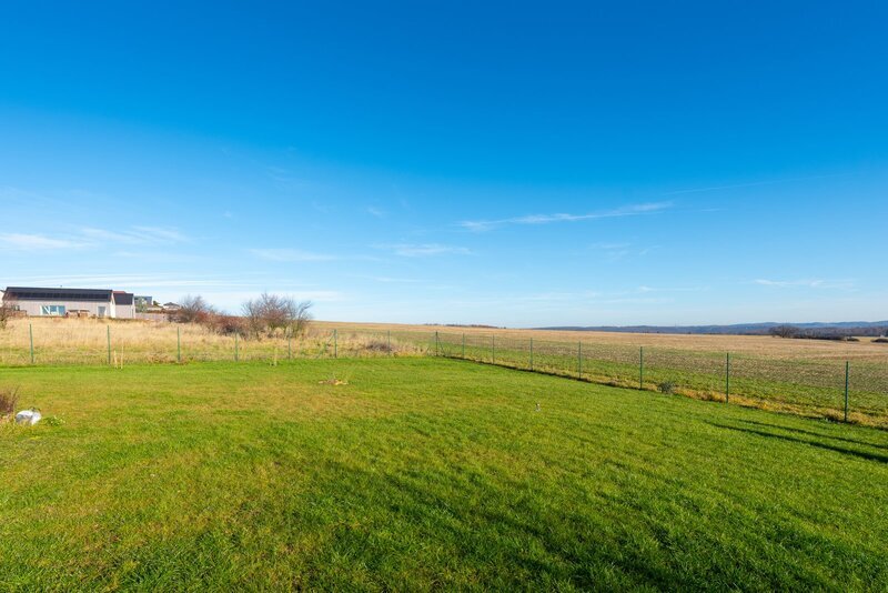 Prodej unikátního rodinného domu 6+1 (7+1). Novostavba, Líšnice, Praha - západ.