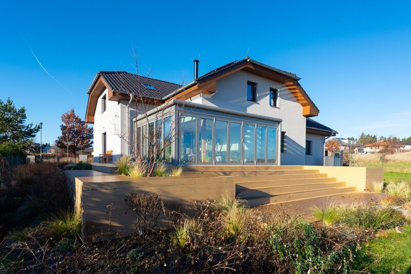 Prodej unikátního rodinného domu 6+1 (7+1). Novostavba, Líšnice, Praha - západ.