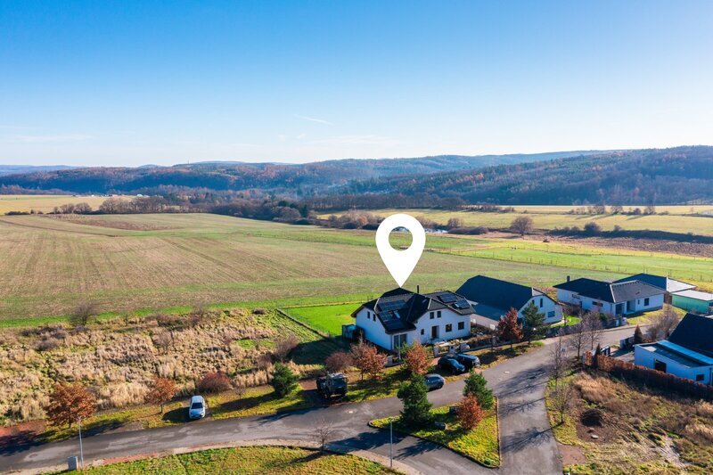 Prodej unikátního rodinného domu 6+1 (7+1). Novostavba, Líšnice, Praha - západ.