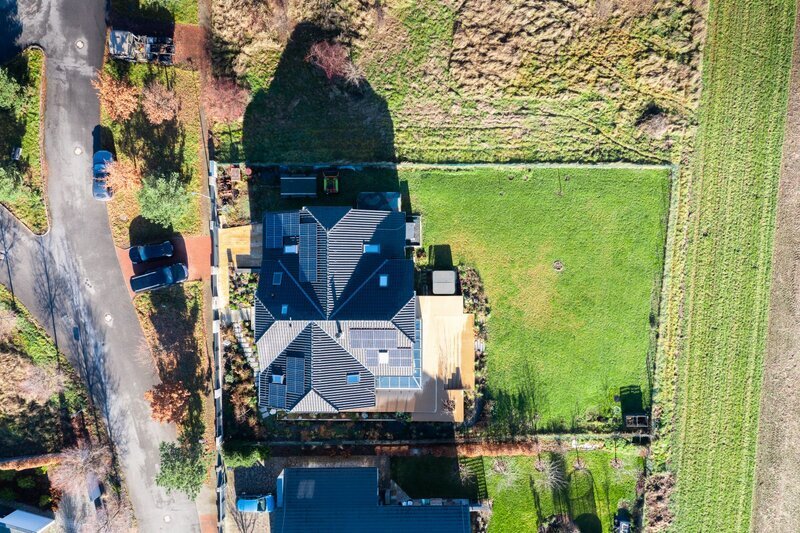 Prodej unikátního rodinného domu 6+1 (7+1). Novostavba, Líšnice, Praha - západ.