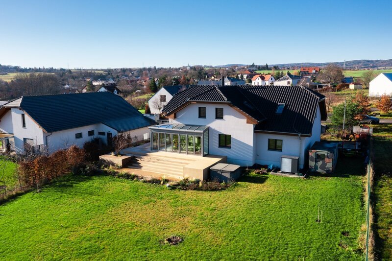 Prodej unikátního rodinného domu 6+1 (7+1). Novostavba, Líšnice, Praha - západ.