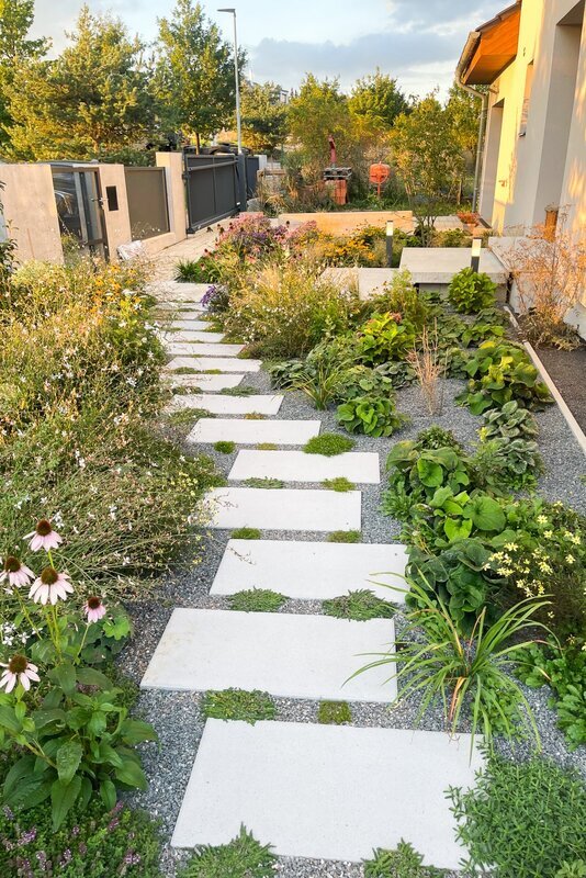 Prodej unikátního rodinného domu 6+1 (7+1). Novostavba, Líšnice, Praha - západ.