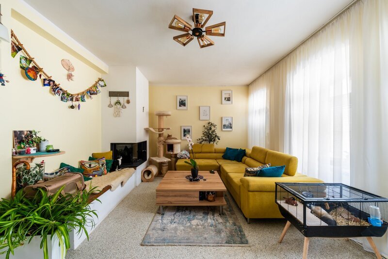 Prodej prostorného RD ve Vinařicích, výborný stav, příjemné místo.