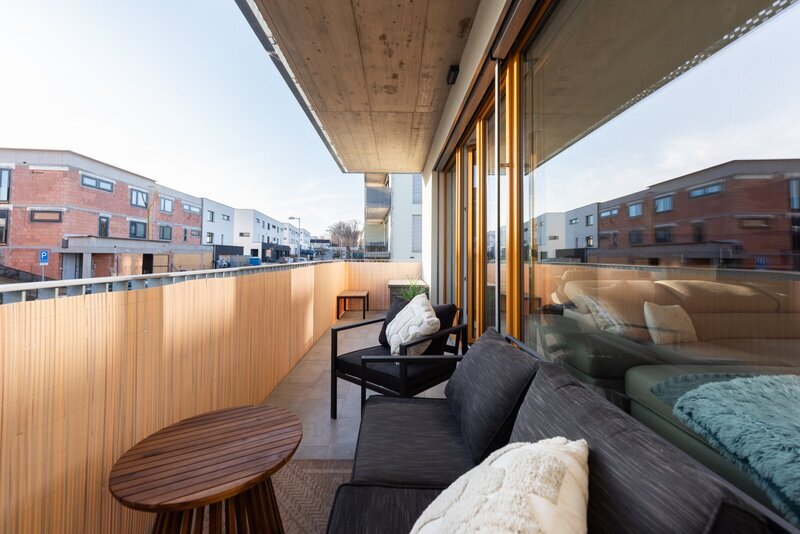 Prodej nadstandardního bytu 3+kk, pracovna/šatna s oknem, terasa, garážové stání