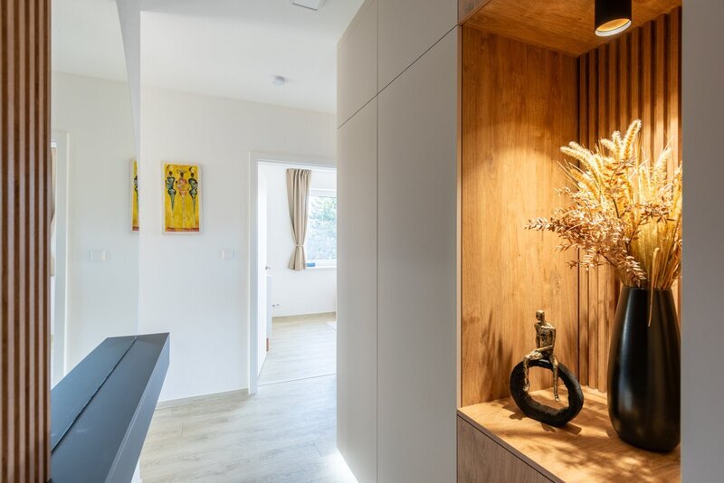 Prodej nadstandardního bytu 3+kk, pracovna/šatna s oknem, terasa, garážové stání