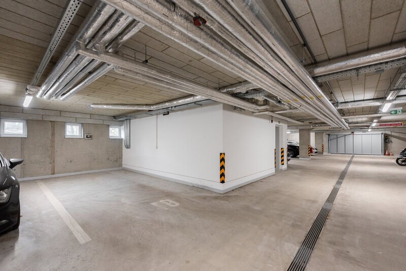 Prodej nadstandardního bytu 3+kk, pracovna/šatna s oknem, terasa, garážové stání