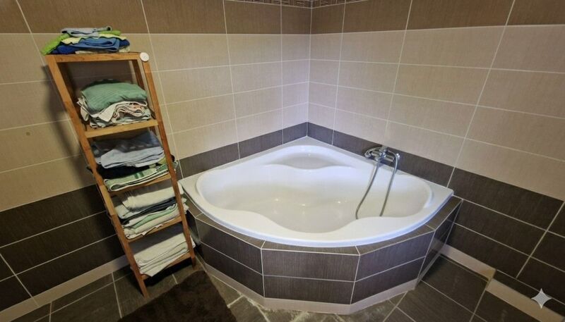 Prodej rodinného domu v Jenči