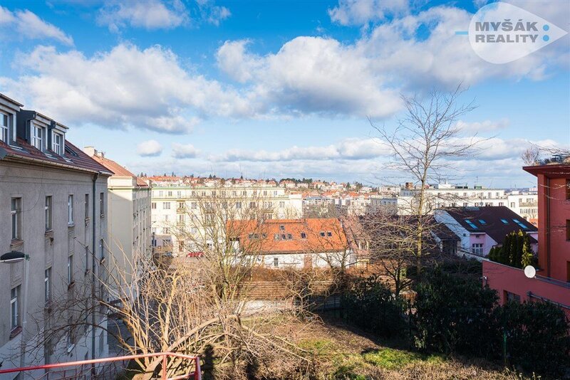 Pronájem bytu 2+kk (30 m2), kompletní rekonstrukce - Břevnov