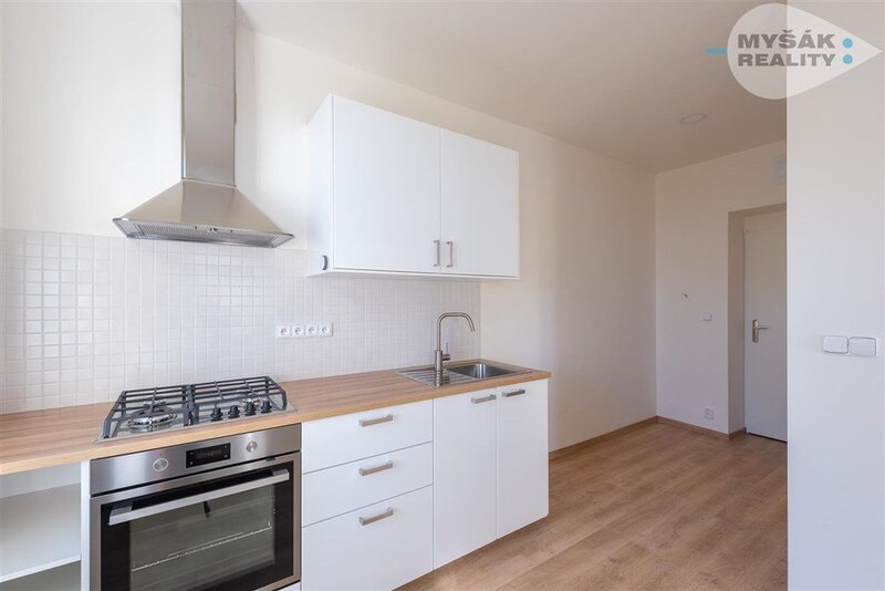 Pronájem bytu 2+kk (30 m2), kompletní rekonstrukce - Břevnov