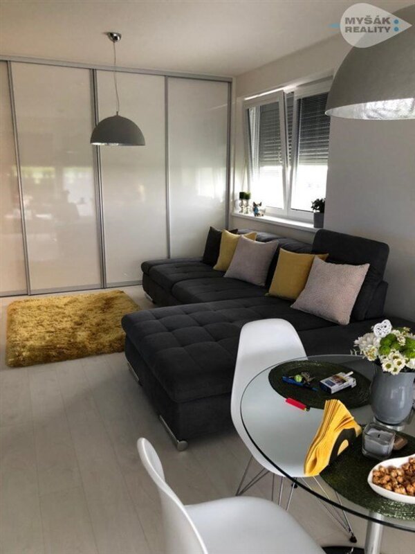 Byt 1+kk, Ječná 1879, Hostivice