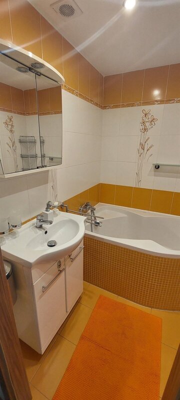 Pronájem bytu 3+1 s lodžií Havířovská 425, Praha 18 - Letňany