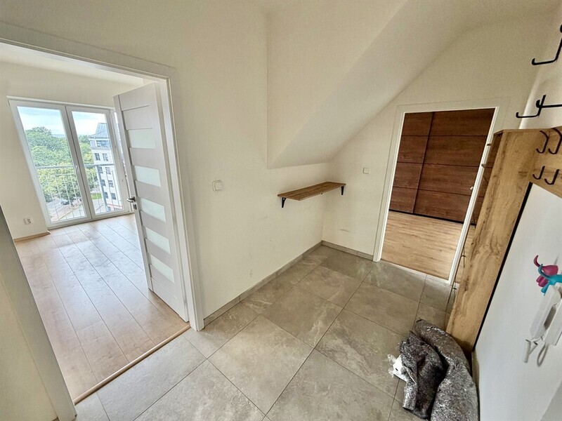 Pronájem moderního bytu 2+kk s vlastní střešní terasou 35 m² a nádhernými výhledy