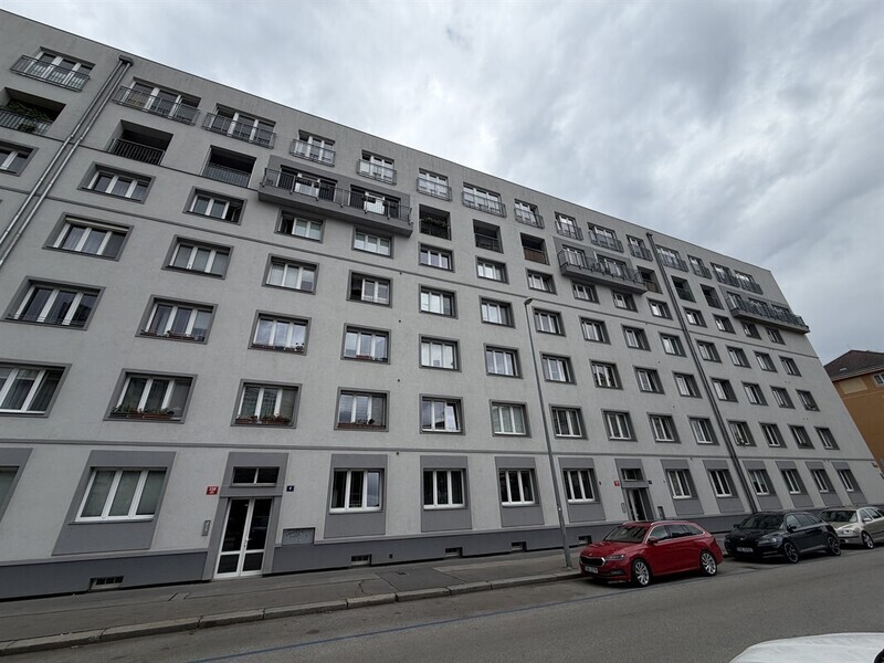 Pronájem moderního bytu 2+kk s vlastní střešní terasou 35 m² a nádhernými výhledy