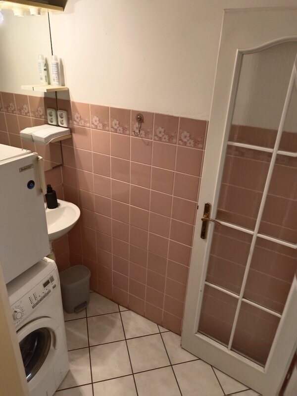 OV, obchodní prostor - kadeřnictví, Praha 8 Trója